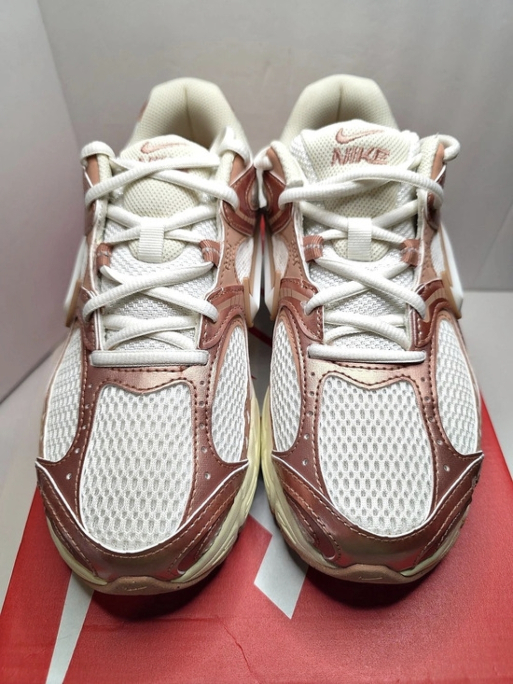 Nike V5 RNR Womens Running Shoes Sneakers Size 9 White  / Rose Gold IQ9426 133 - Picture 3 of 8